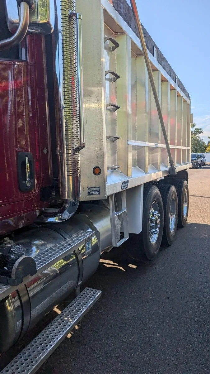 2019 International HX - image 17