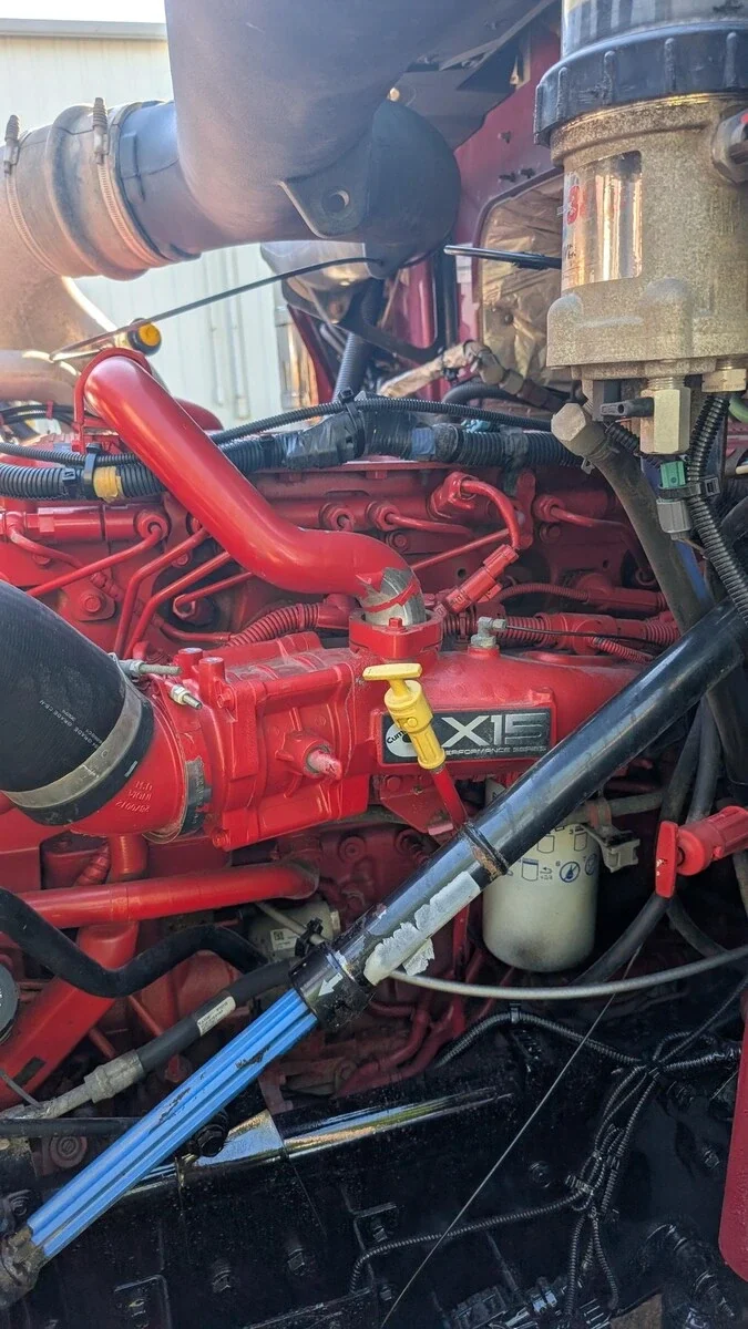 2019 International HX - image 15