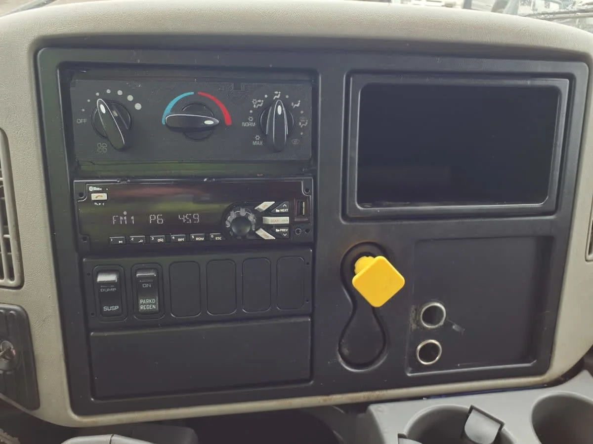 2019 International 4300 in Taylor, MI — photo 11