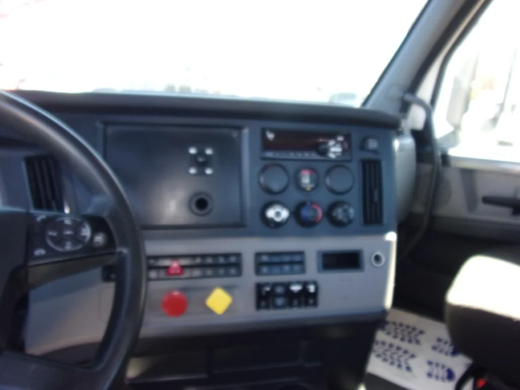 2021 Freightliner Cascadia - image 13