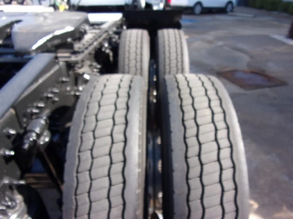 2021 Freightliner Cascadia - image 5