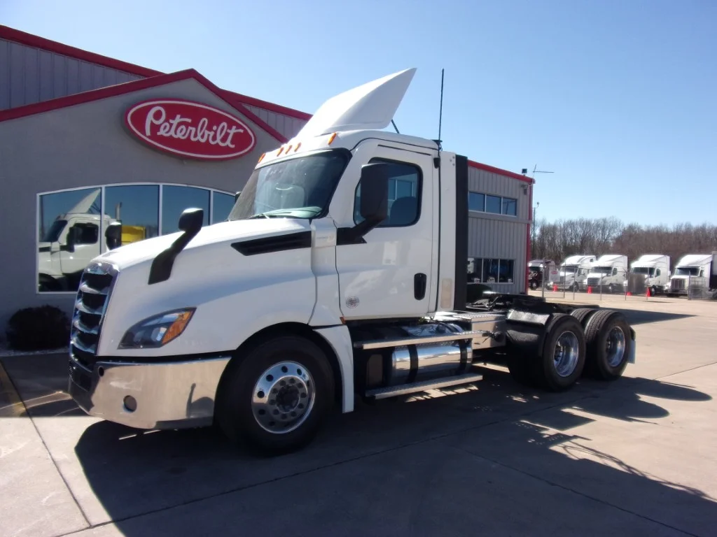 2021 Freightliner Cascadia in Fort Smith, AR