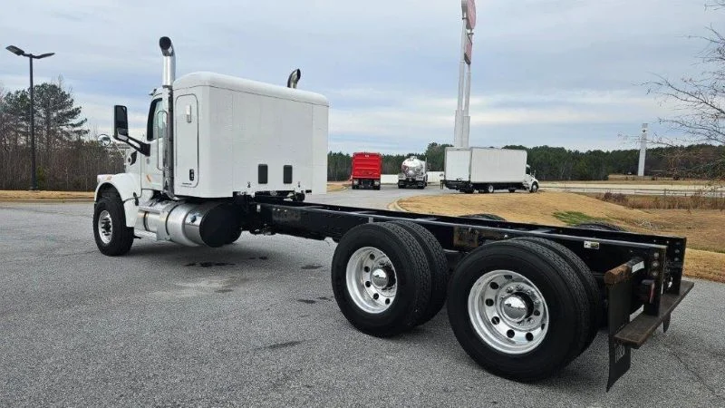 2021 Peterbilt 567 - image 12