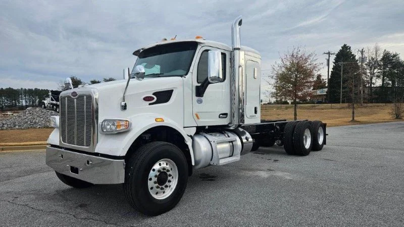 2021 Peterbilt 567 - image 2