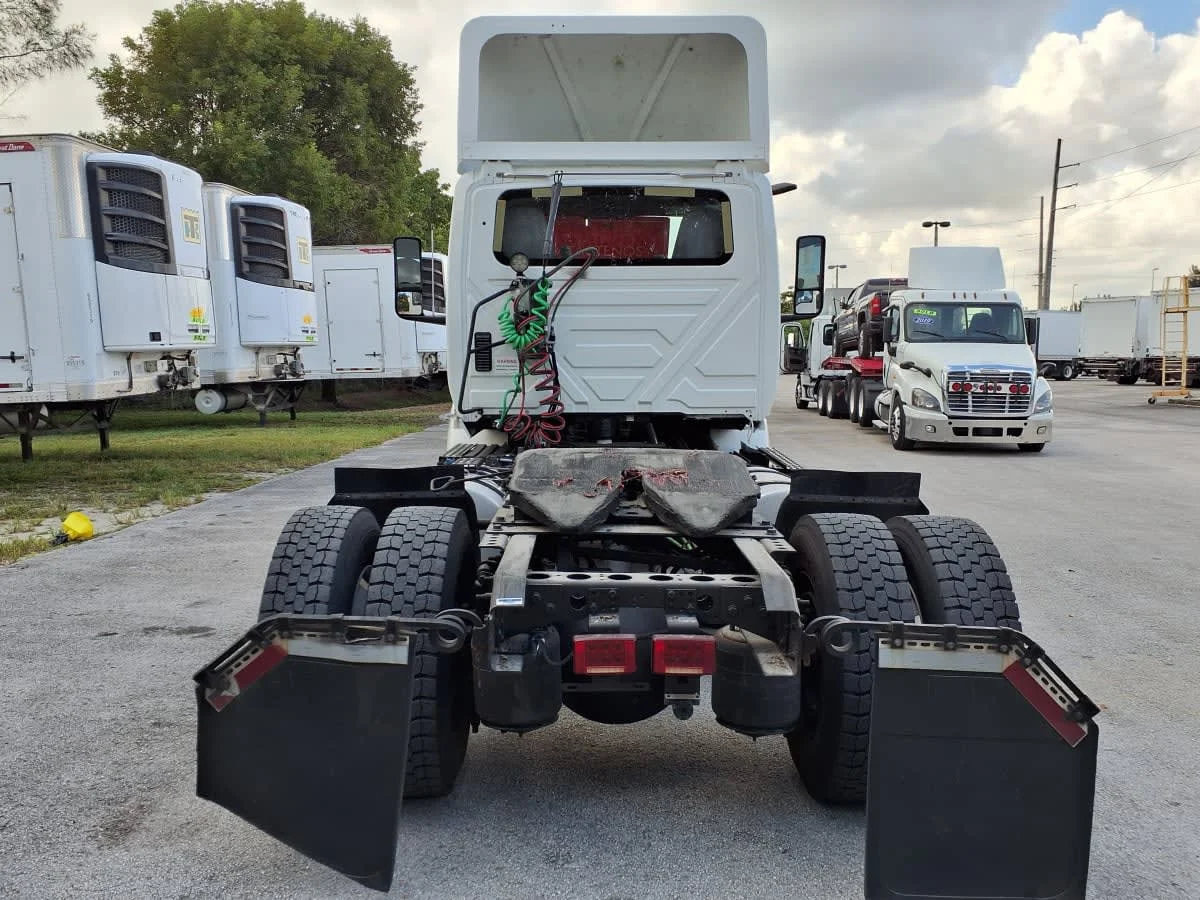 2018 International RH - image 5