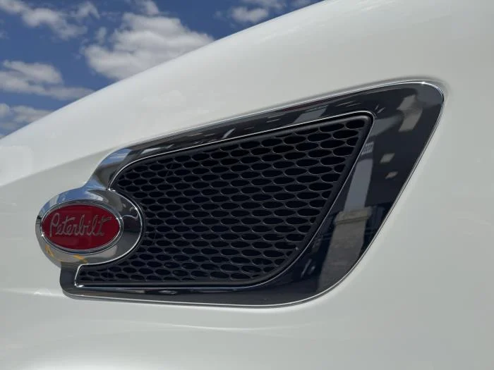 2027 Peterbilt 567 - image 13