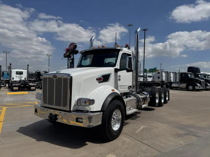 2027 Peterbilt 567 in Houston, TX — photo 2