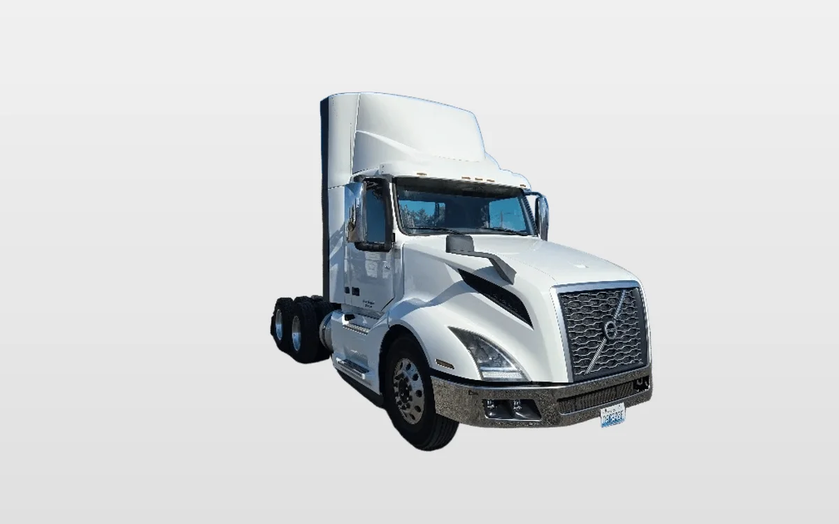 2019 Volvo VNL 300 - image 1