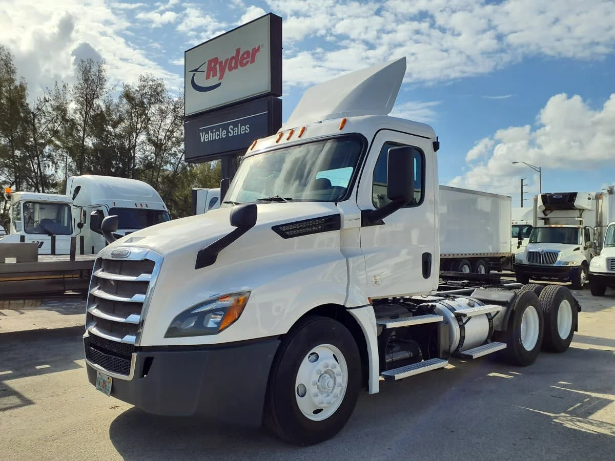 2019 Freightliner Cascadia in Miami, FL