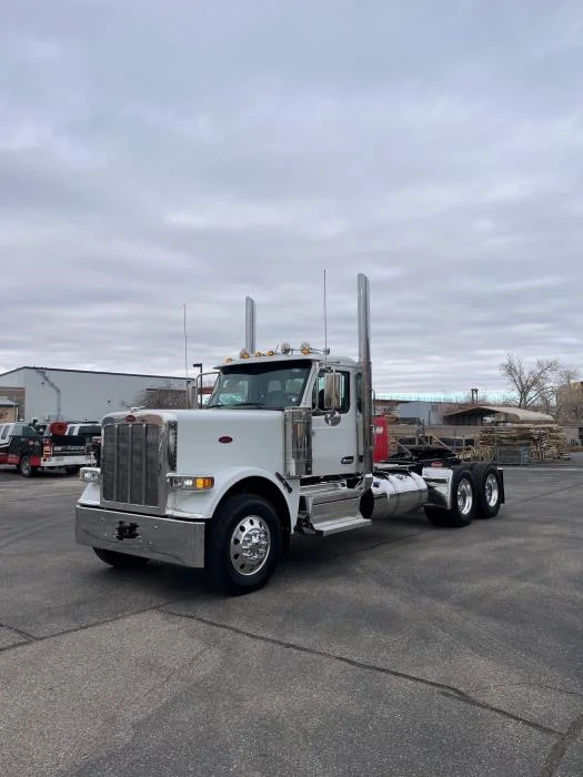 2027 Peterbilt 589 in Albuquerque, NM — photo 2