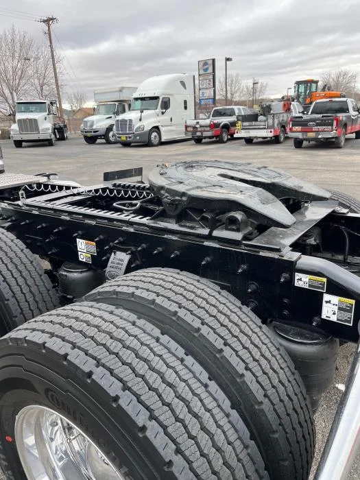 2027 Peterbilt 589 in Albuquerque, NM — photo 15