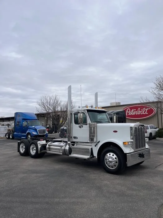 2027 Peterbilt 589 in Albuquerque, NM — photo 7