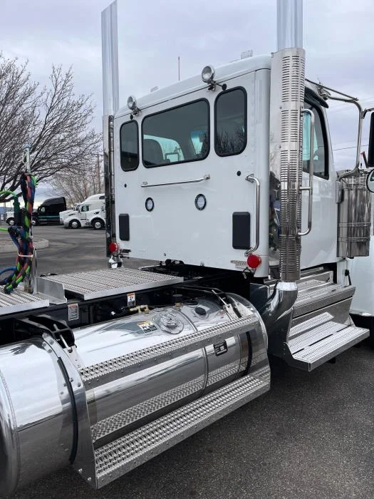 2027 Peterbilt 589 in Albuquerque, NM — photo 11