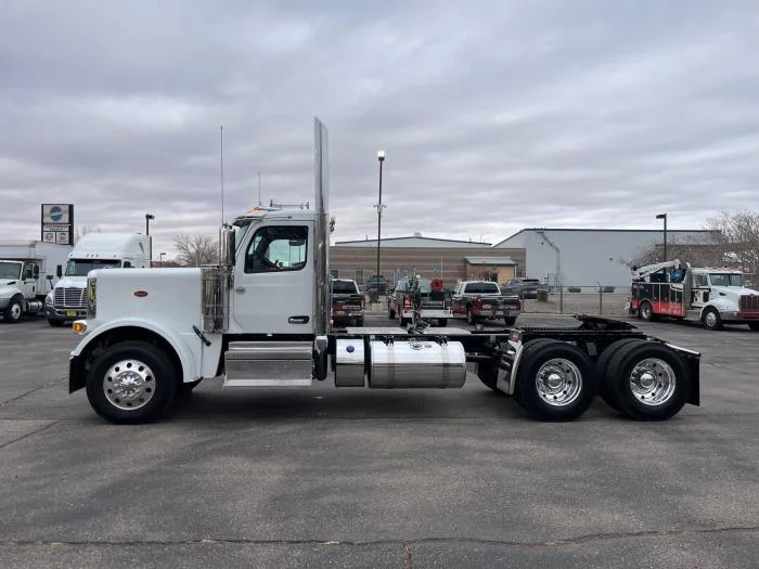 2027 Peterbilt 589 in Albuquerque, NM — photo 3