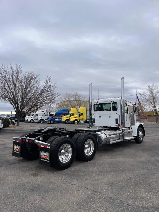 2027 Peterbilt 589 in Albuquerque, NM — photo 5