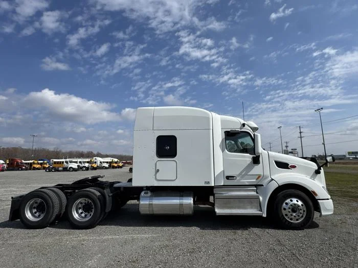 2022 Peterbilt 579 - image 4