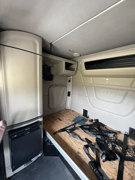 2022 Peterbilt 579 - image 24