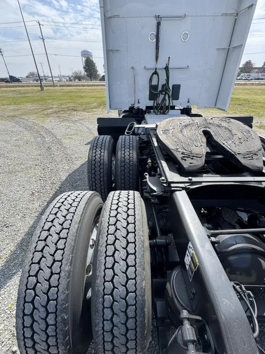 2022 Peterbilt 579 - image 11