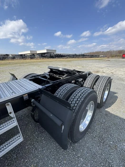 2022 Peterbilt 579 - image 8