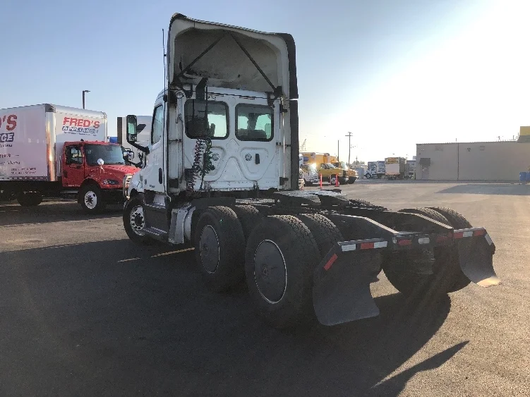 2020 Freightliner Cascadia in Spokane Valley, WA — photo 5