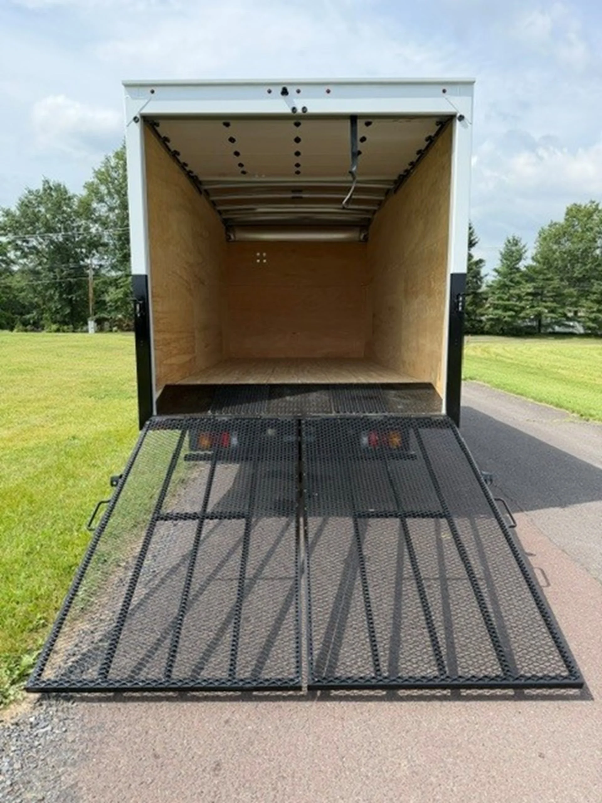 2026 Isuzu in Conshohocken, PA — photo 3
