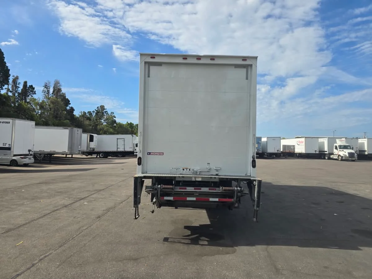 2018 International 4300 in Tampa, FL — photo 5