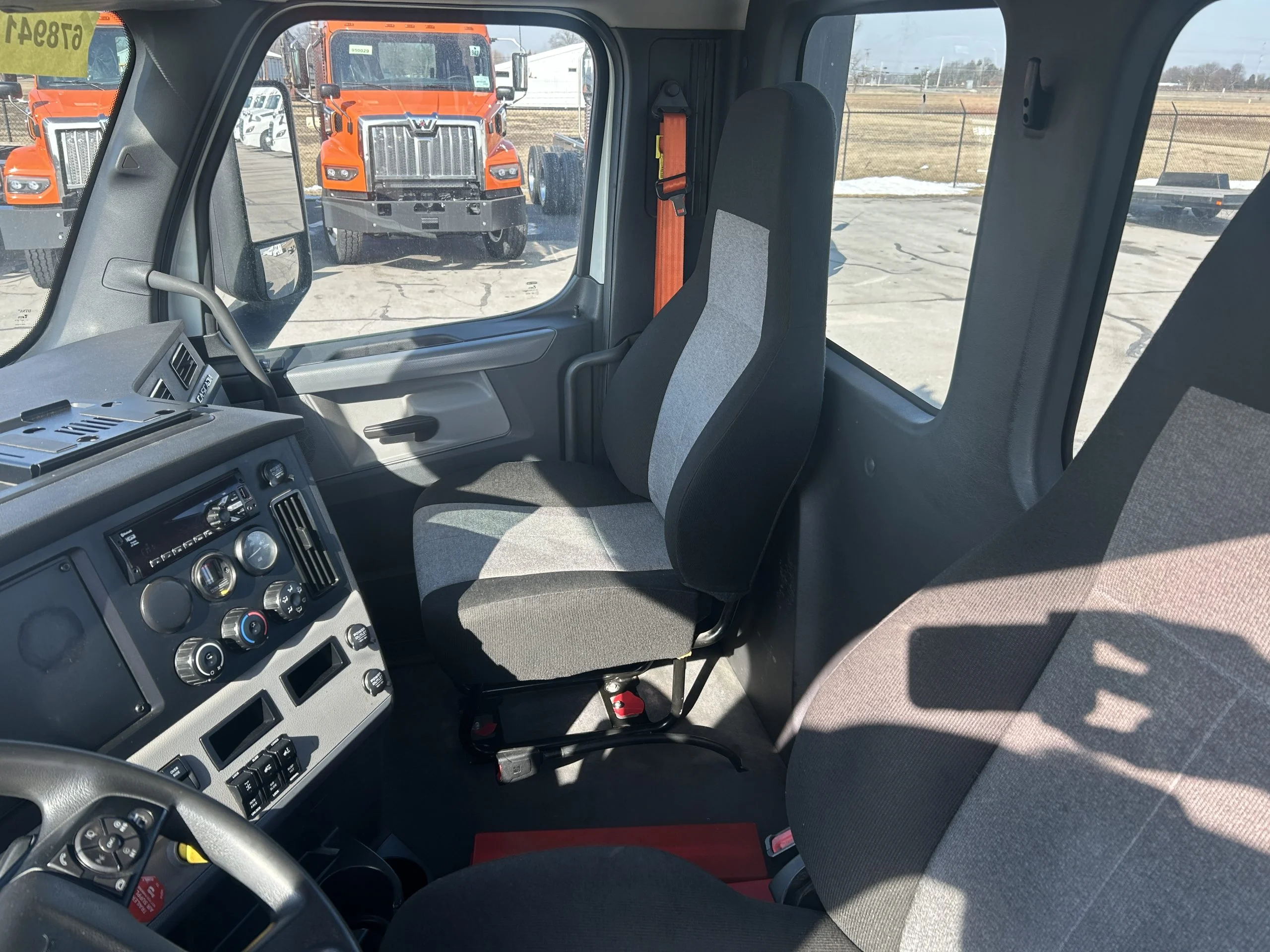 2021 Freightliner - image 1