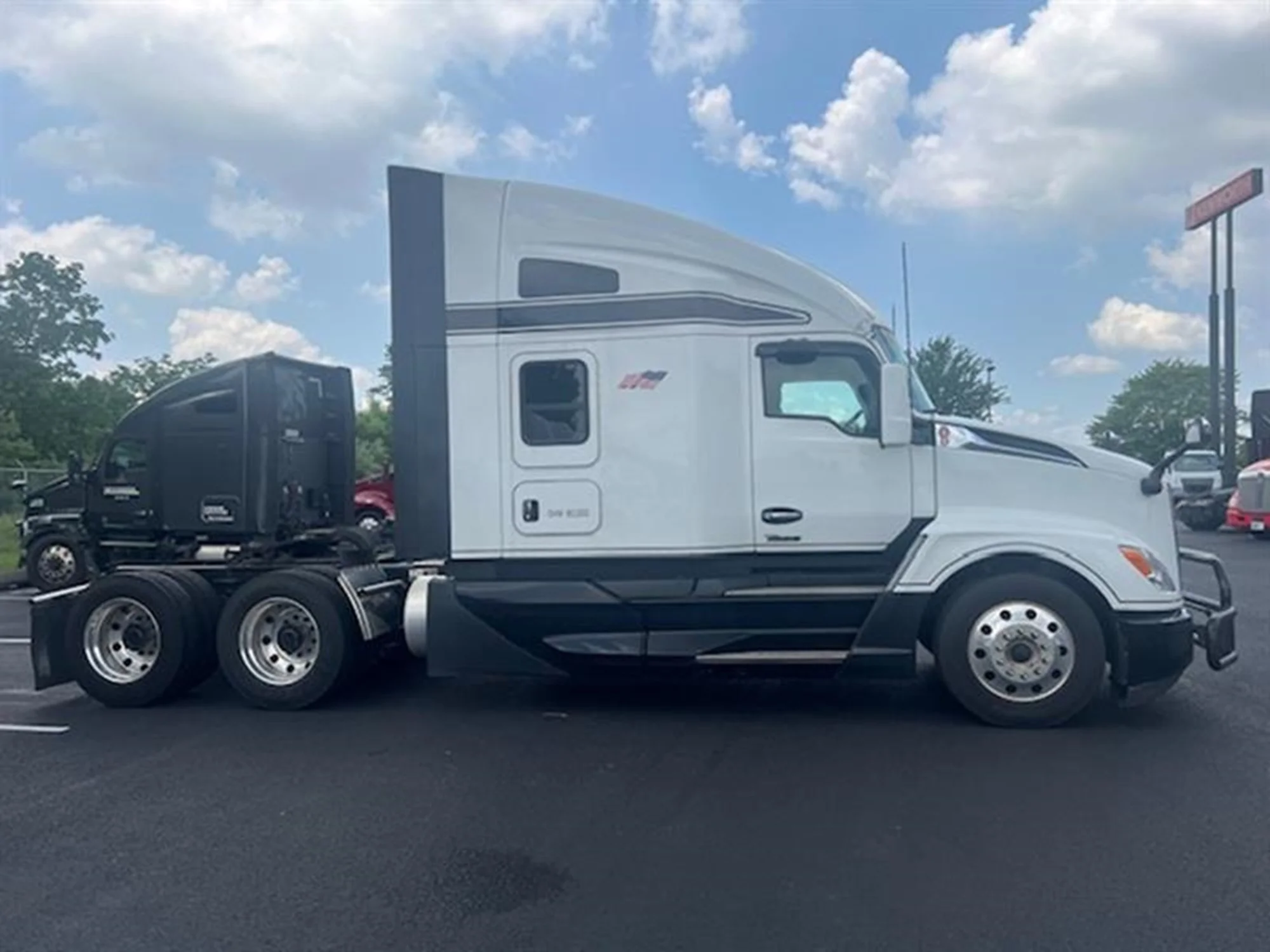 2023 Kenworth T680