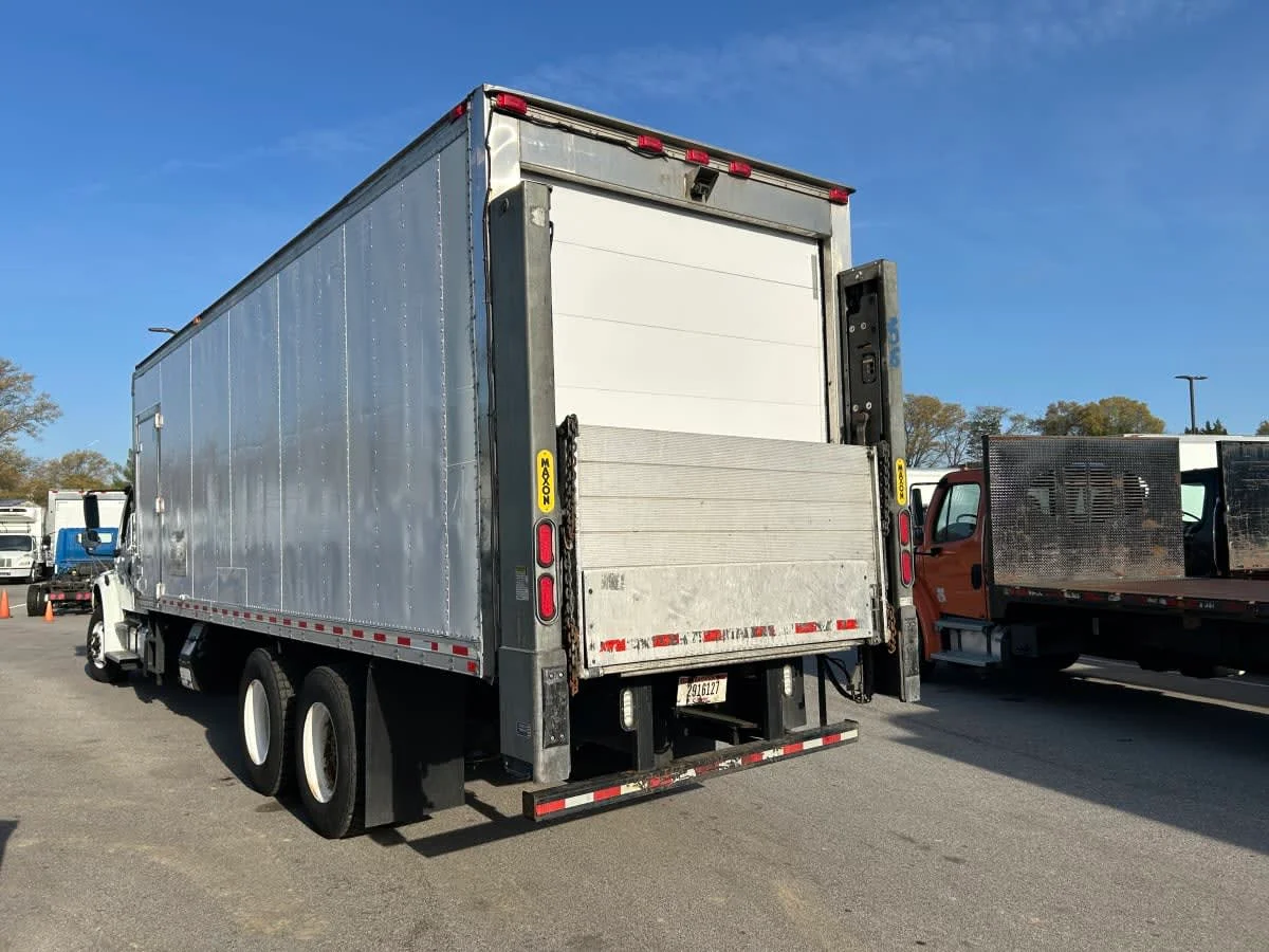 2020 Freightliner M2 106 in Beltsville, MD — photo 6