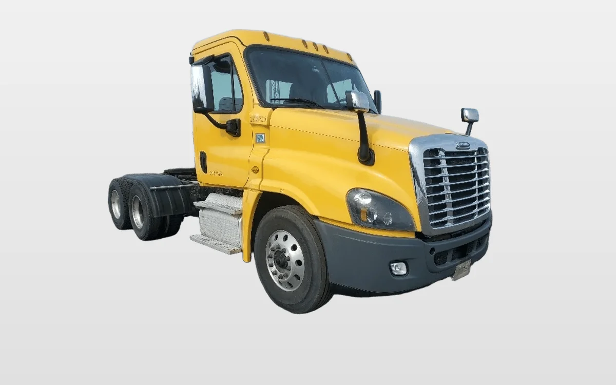 2019 Freightliner Cascadia - image 1