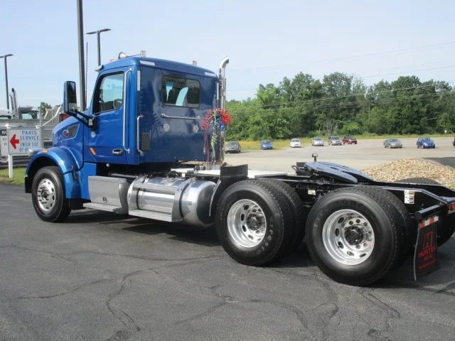 2020 Peterbilt 567 - image 3