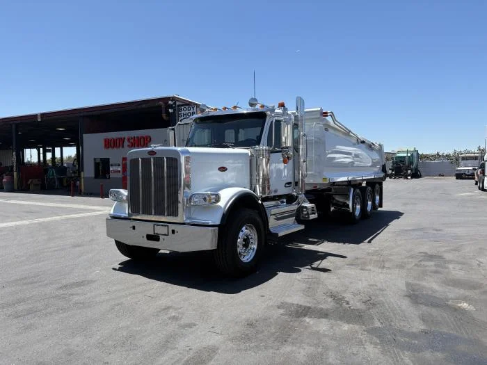 2027 Peterbilt 589 in Sylmar, CA — photo 2