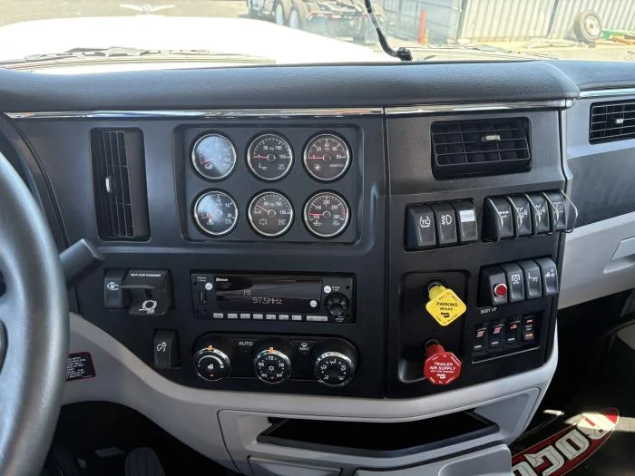 2027 Peterbilt 589 in Sylmar, CA — photo 17