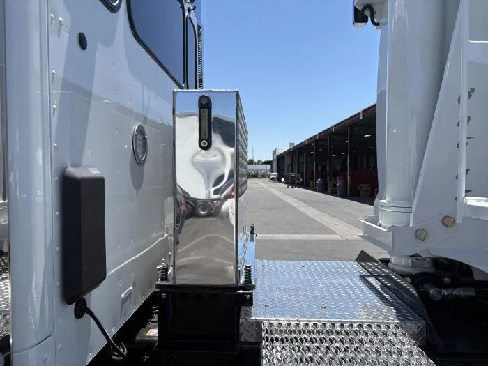 2027 Peterbilt 589 in Sylmar, CA — photo 10