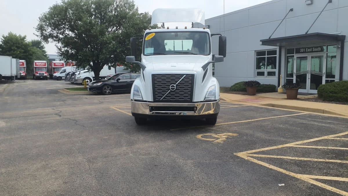 2020 Volvo in Bolingbrook, IL — photo 2