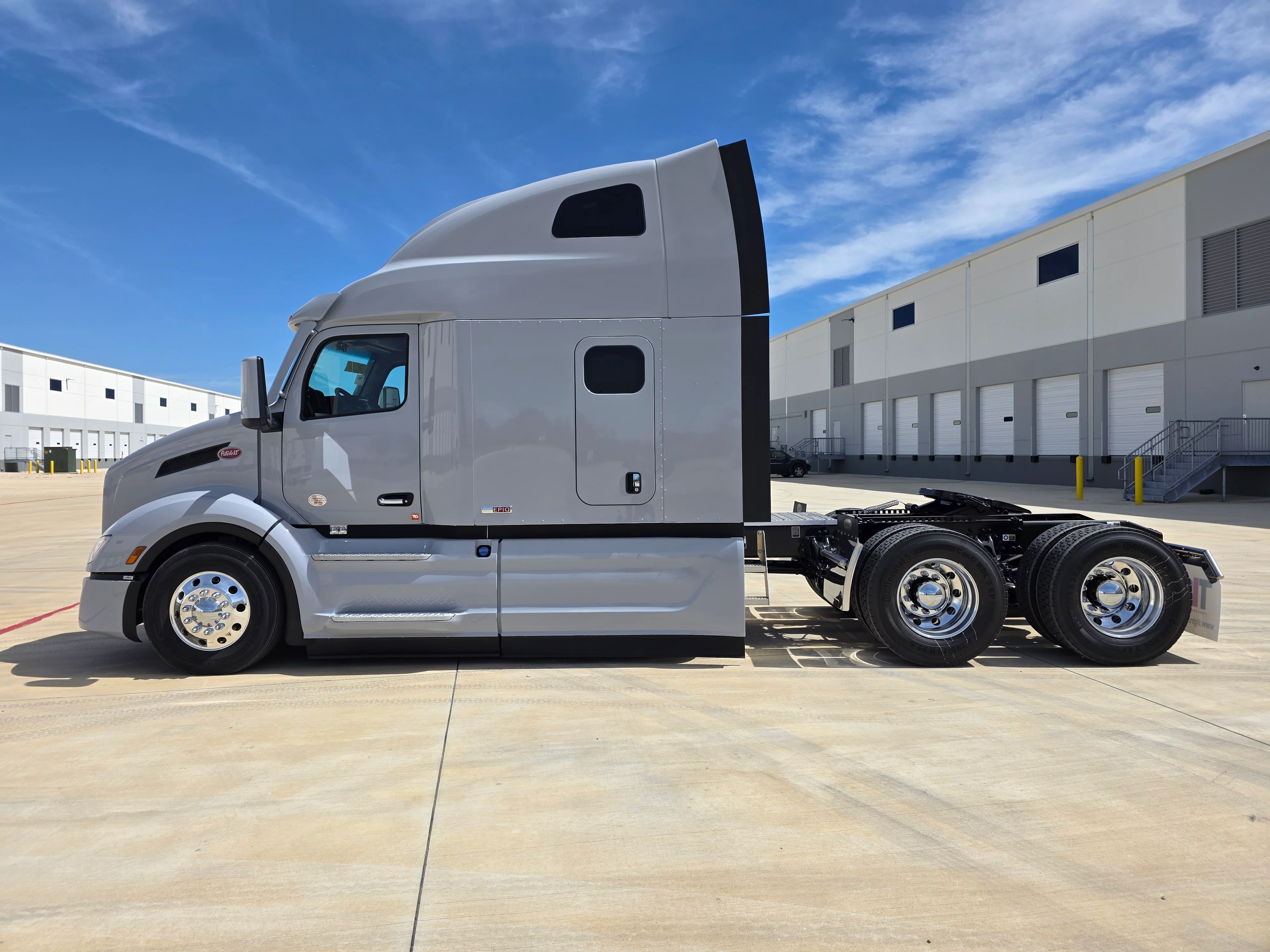 2027 Peterbilt 579 in Dunn, NC — photo 2