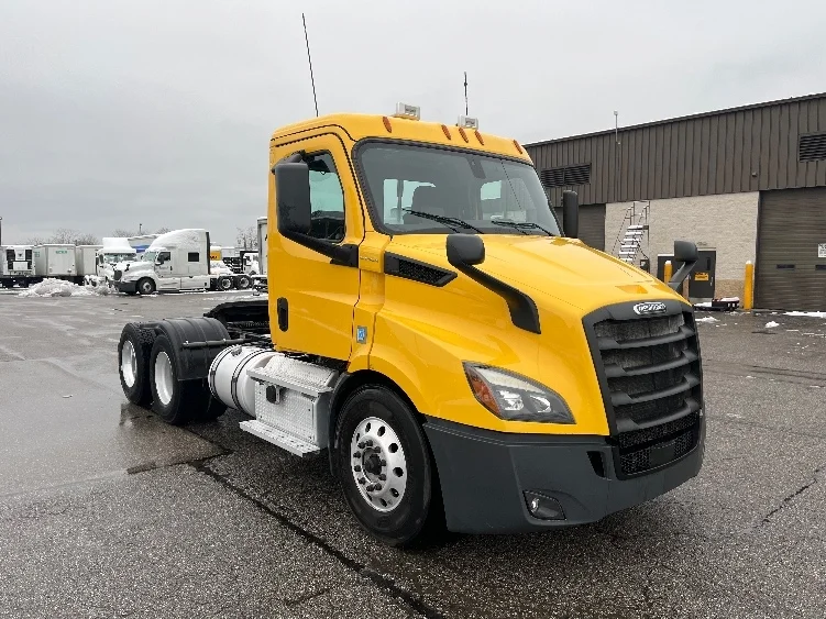 2020 Freightliner Cascadia in Akron, OH