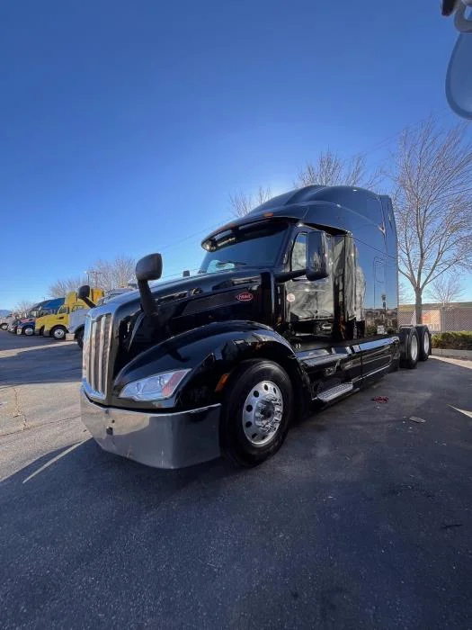 2023 Peterbilt 579 in Albuquerque, NM — photo 2