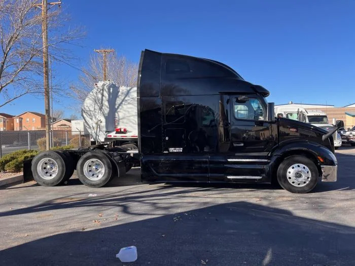 2023 Peterbilt 579 in Albuquerque, NM — photo 5