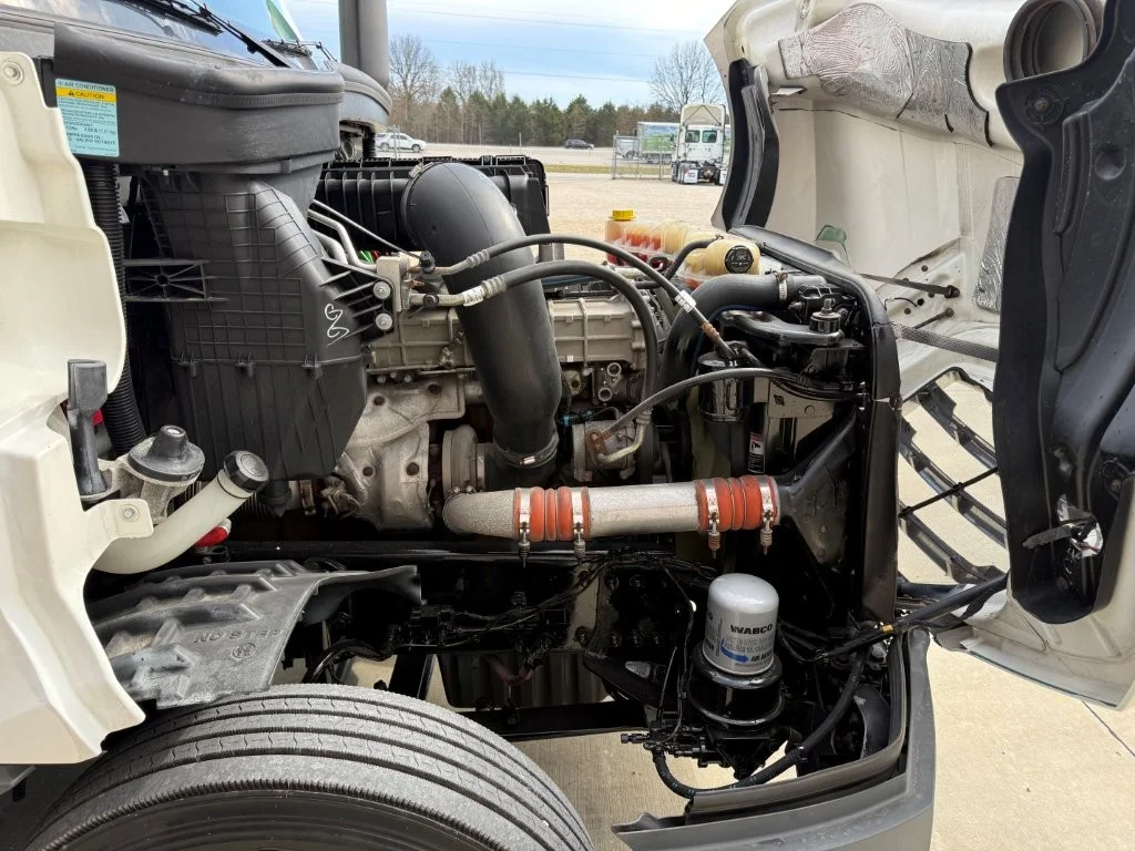 2021 Freightliner Cascadia - image 16