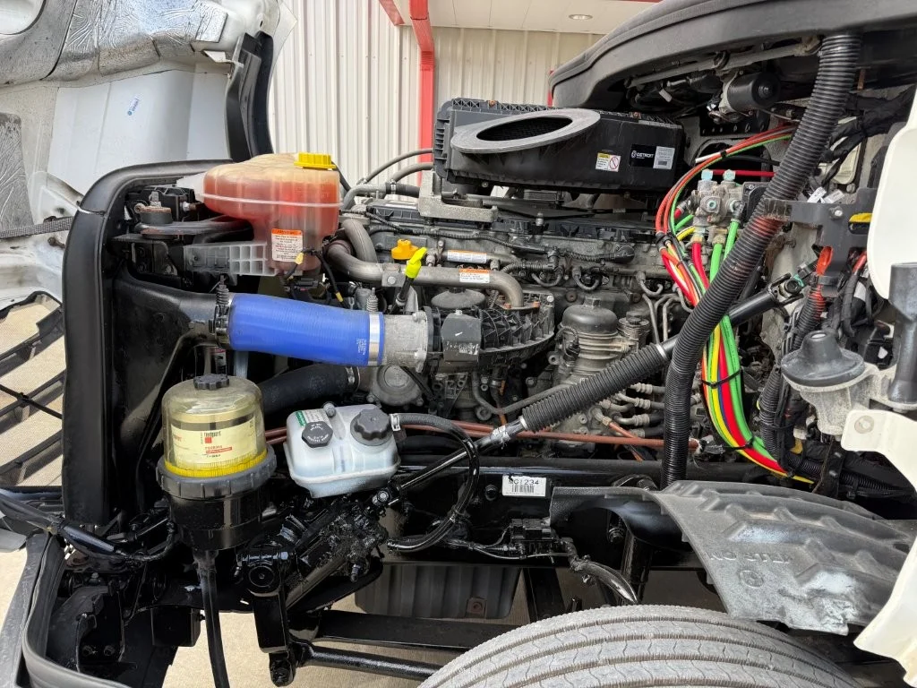 2021 Freightliner Cascadia - image 15