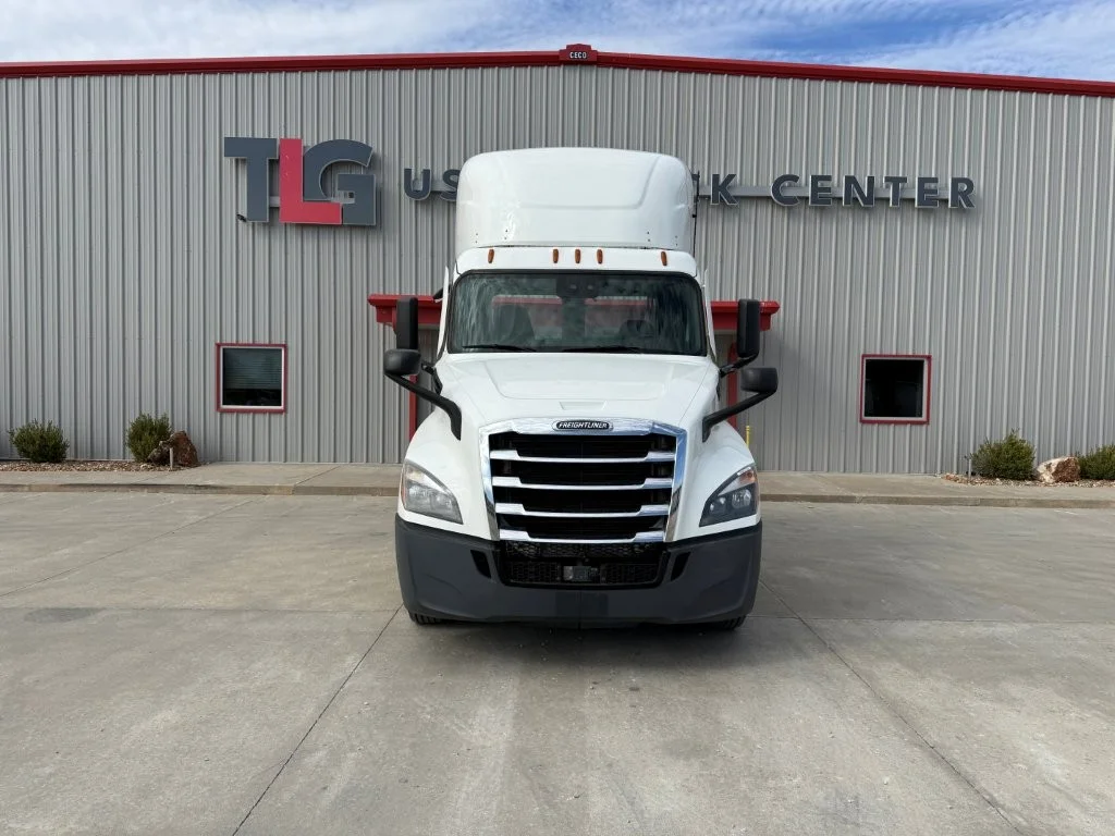 2021 Freightliner Cascadia - image 9