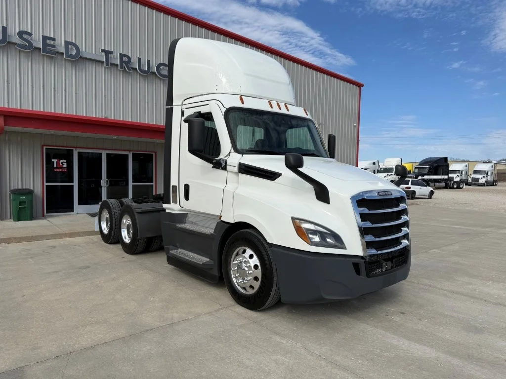 2021 Freightliner Cascadia - image 10
