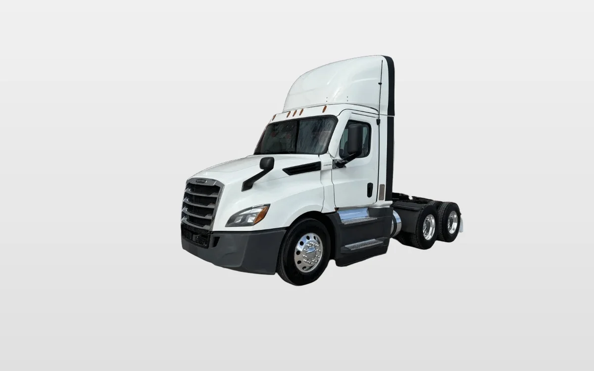 2021 Freightliner Cascadia - image 1