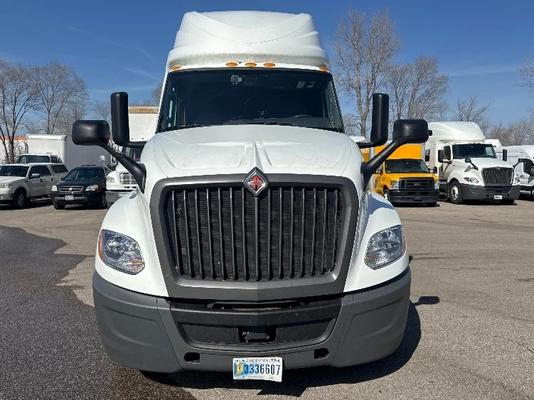 2023 International LT - image 2