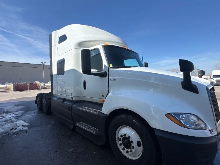 2023 International LT in Brooklyn Park, MN