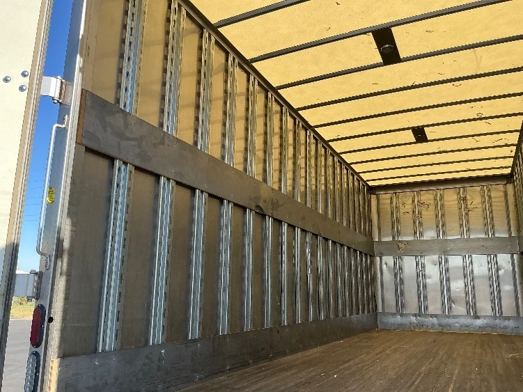 2022 Freightliner eM2 in Denver, CO — photo 10