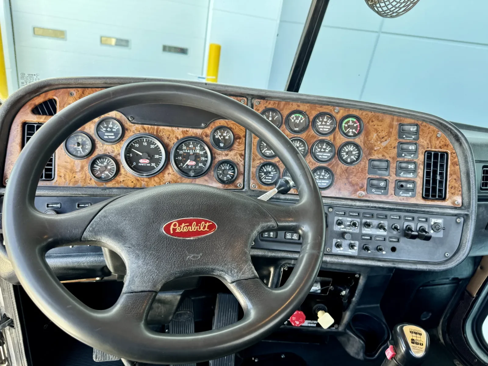 2001 Peterbilt in New Lenox, IL — photo 16