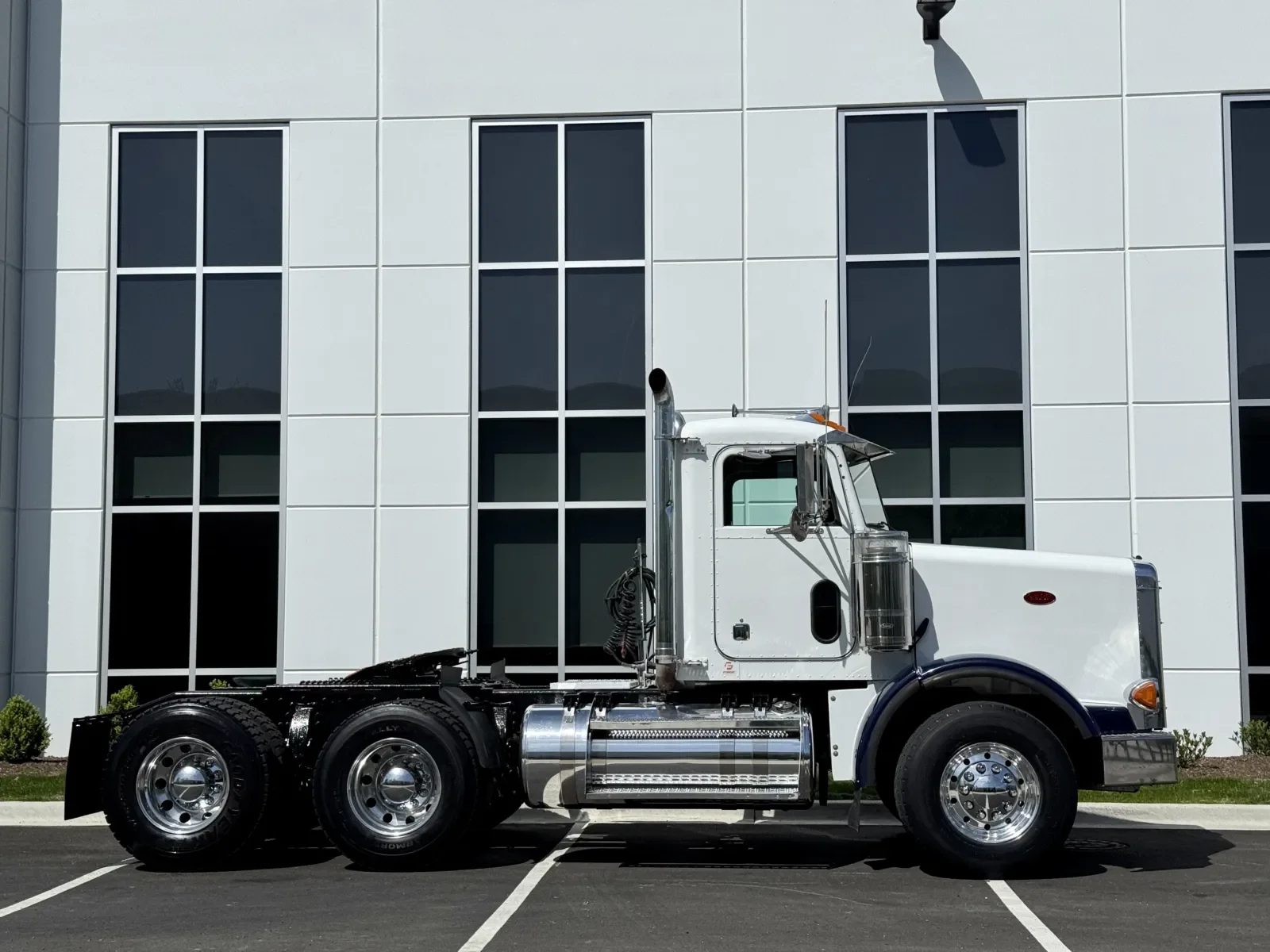 2001 Peterbilt in New Lenox, IL — photo 3