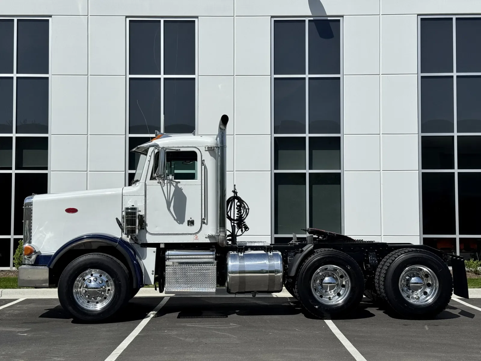2001 Peterbilt in New Lenox, IL — photo 4